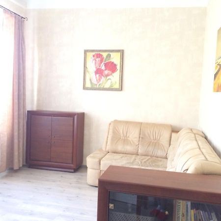 2-Kh Kom-Ia Kvartira V Tsentre Odessy Odessa Ngoại thất bức ảnh