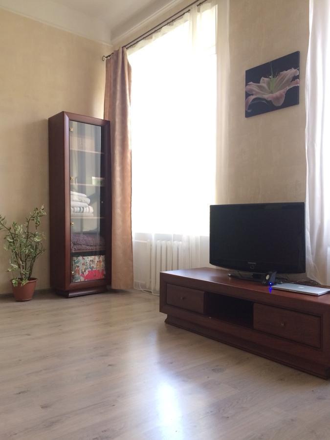 2-Kh Kom-Ia Kvartira V Tsentre Odessy Odessa Ngoại thất bức ảnh